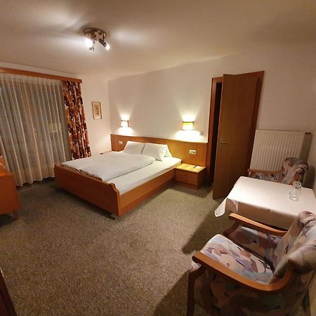 Haus Monika Und Haus Claudia Hotell Mayrhofen Eksteriør bilde