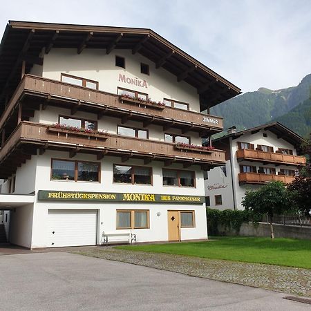 Haus Monika Und Haus Claudia Hotell Mayrhofen Eksteriør bilde