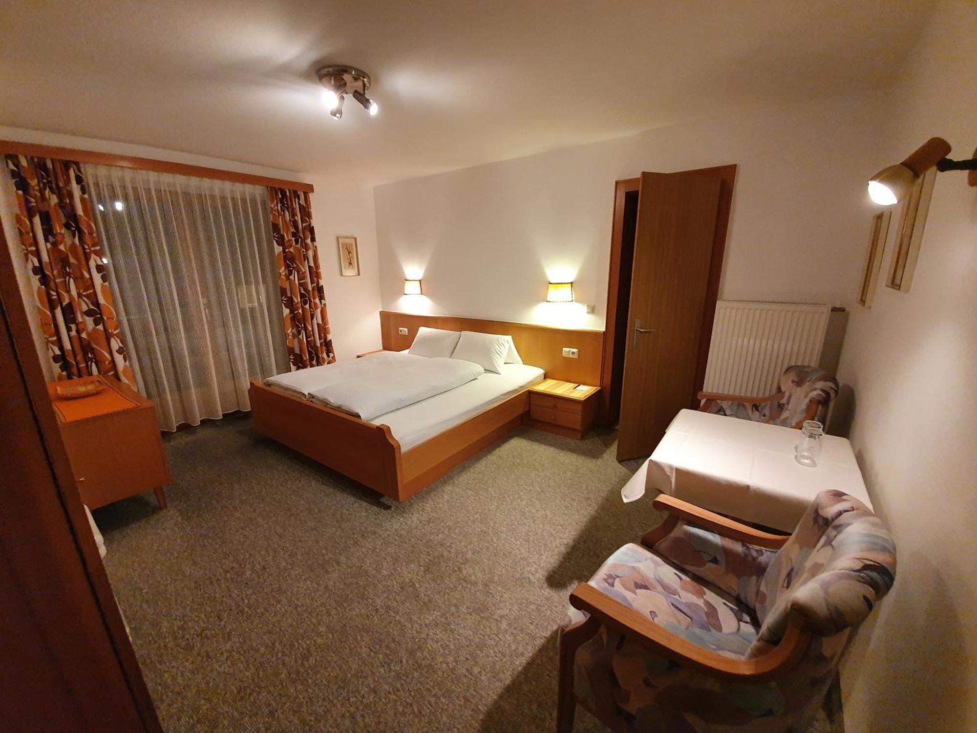 Haus Monika Und Haus Claudia Hotell Mayrhofen Eksteriør bilde