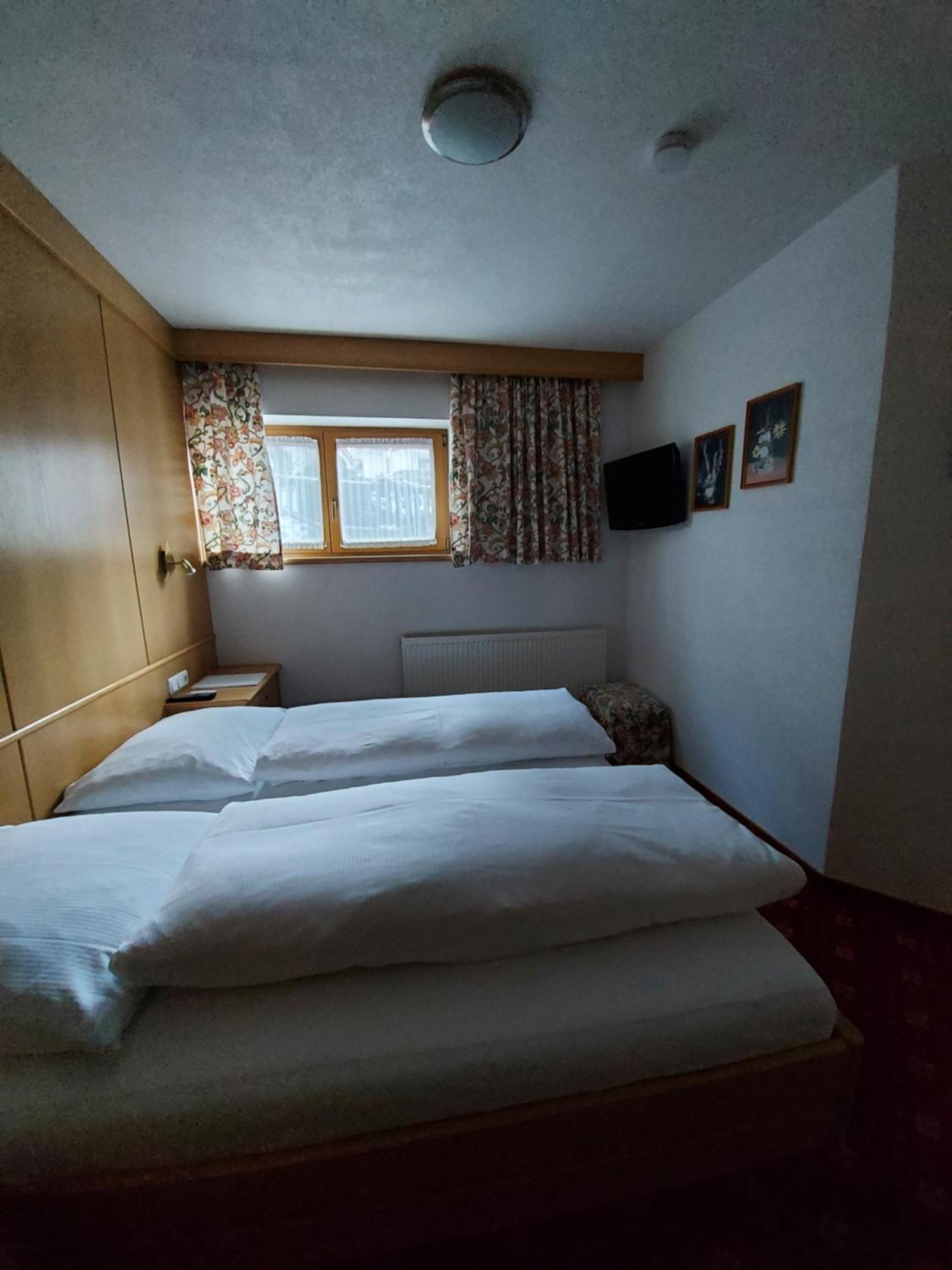 Haus Monika Und Haus Claudia Hotell Mayrhofen Eksteriør bilde