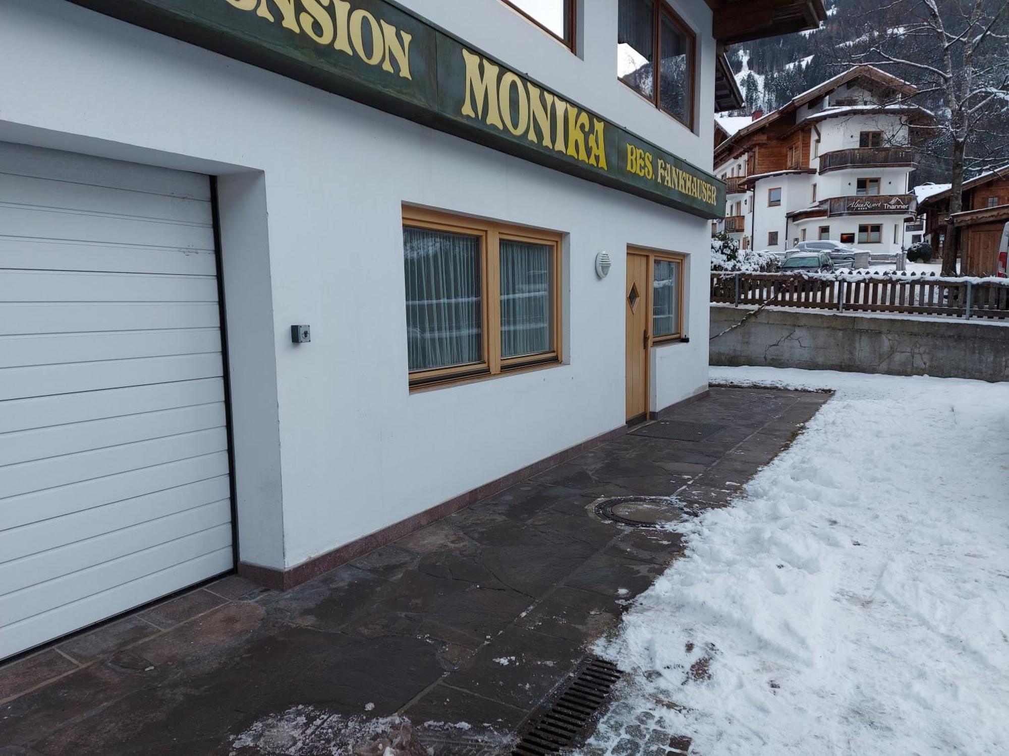 Haus Monika Und Haus Claudia Hotell Mayrhofen Eksteriør bilde