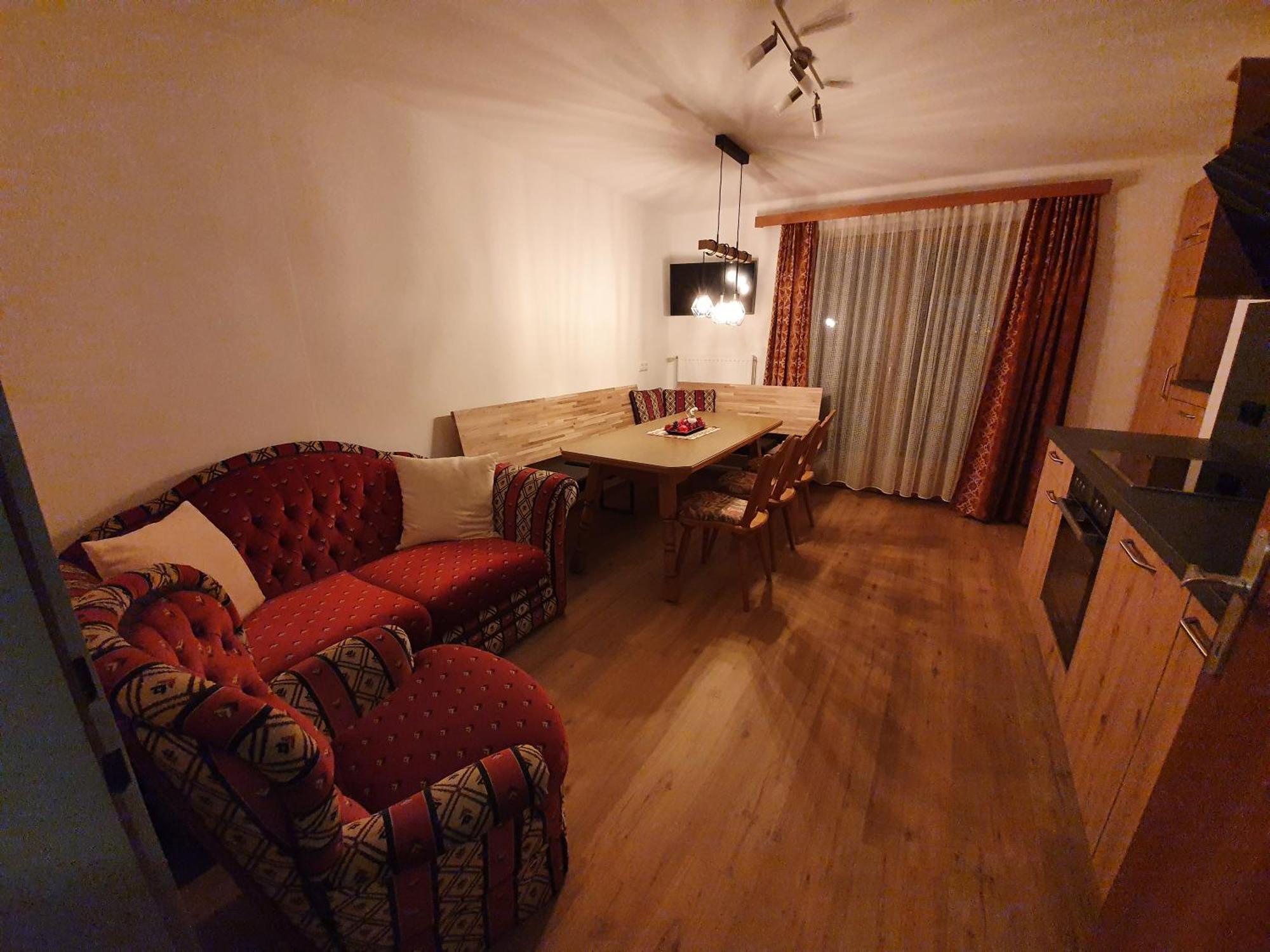Haus Monika Und Haus Claudia Hotell Mayrhofen Eksteriør bilde